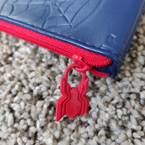 Marvel Spiderman Far from Home Blue Clutch Zippered Bag - Picture 4 of 7